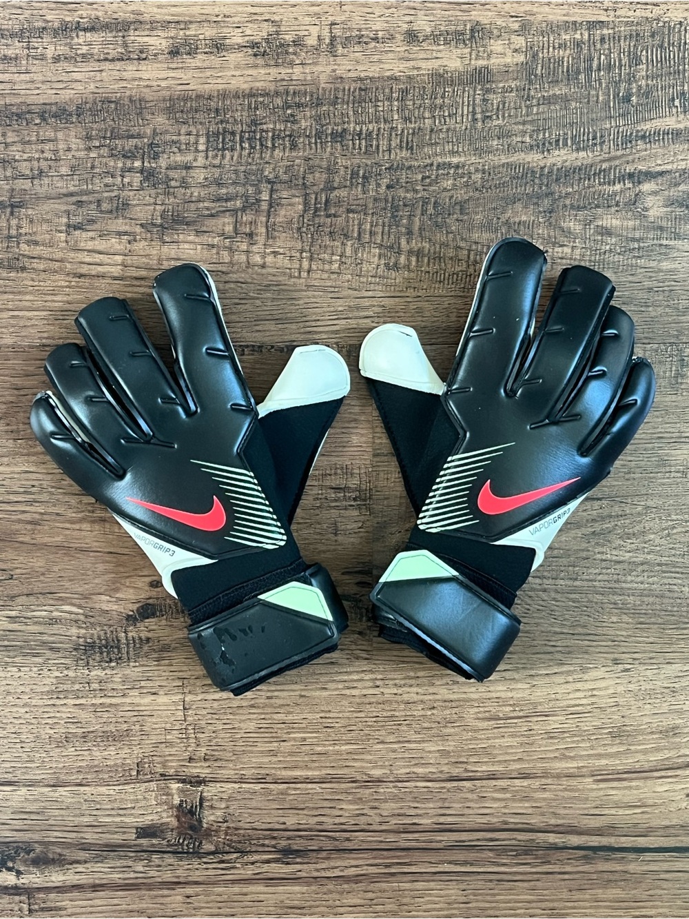 Nike GK Vapor Grip 3 Goalkeeper Gloves ‘Black Red’ (size 7)